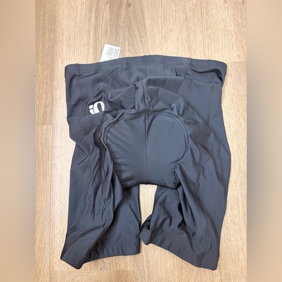 Pearl Izumi biking shorts - Picture 2 of 3